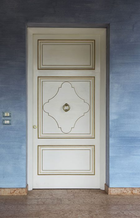 portoncino legno bugnato