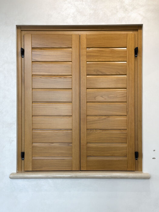 finestra in legno