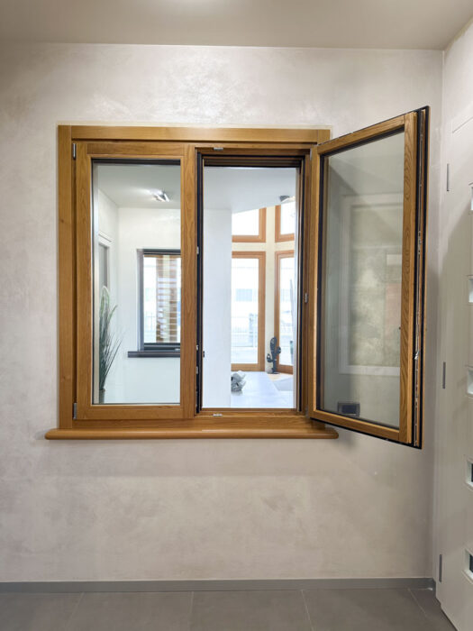 finestra in legno