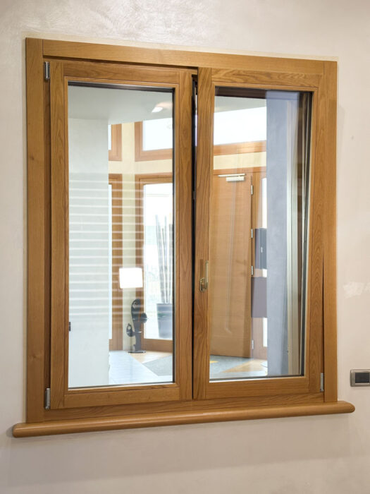 finestra in legno